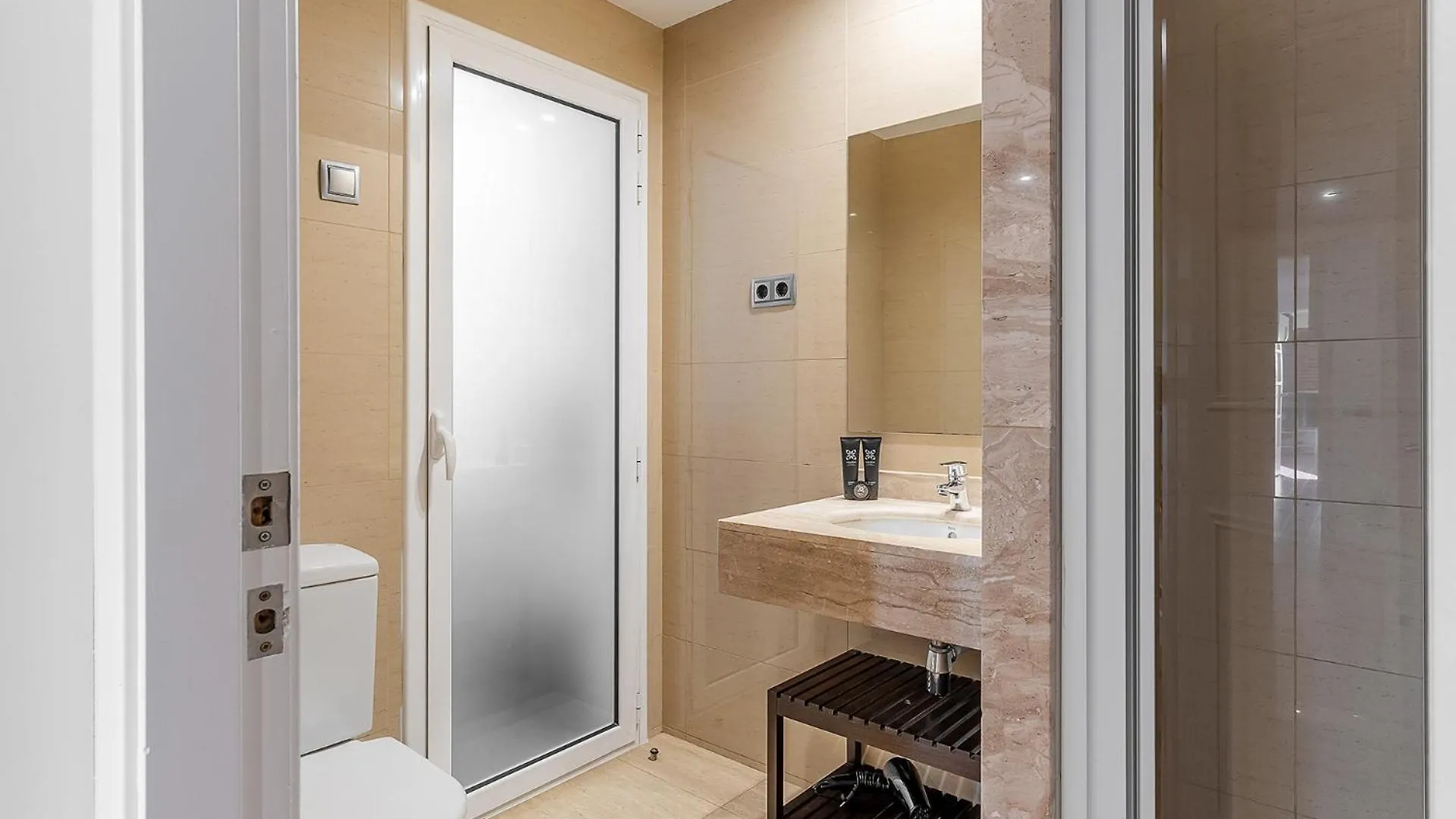 Enjoybcn Fira Apartment Barcellona